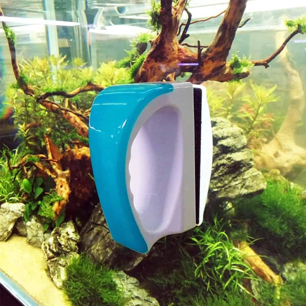 Algae magnet cleaner for aquariums